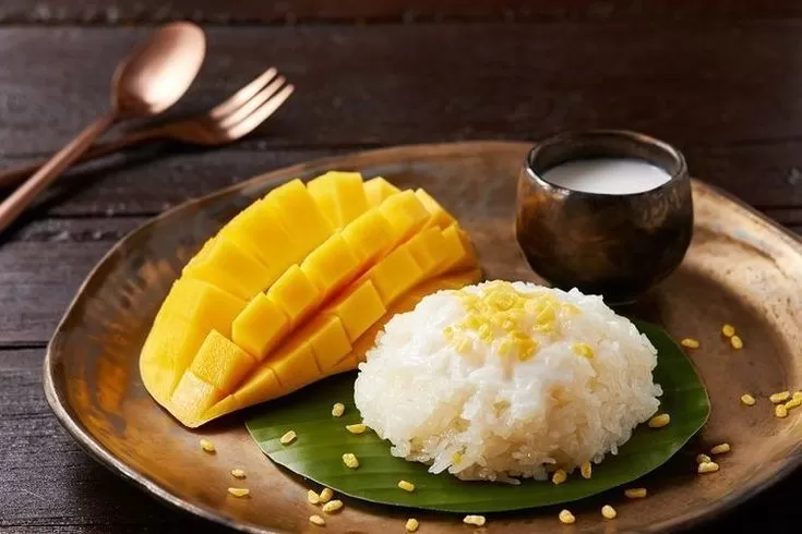 Explore Sarapan Lokal di Pasar Sunday Morning Chiang Mai: Sticky Rice Mangga dan Thai Tea